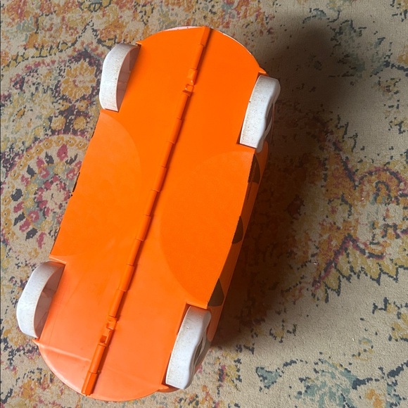 Tipu the Tiger Trunki Children’s Ride On Suitcase - Picture 5 of 9